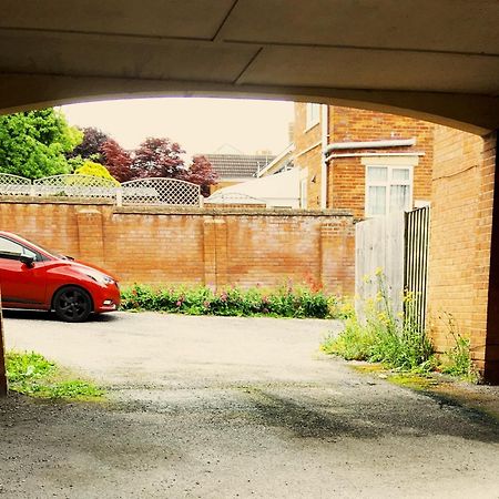 The Little House Yeovil Exterior foto