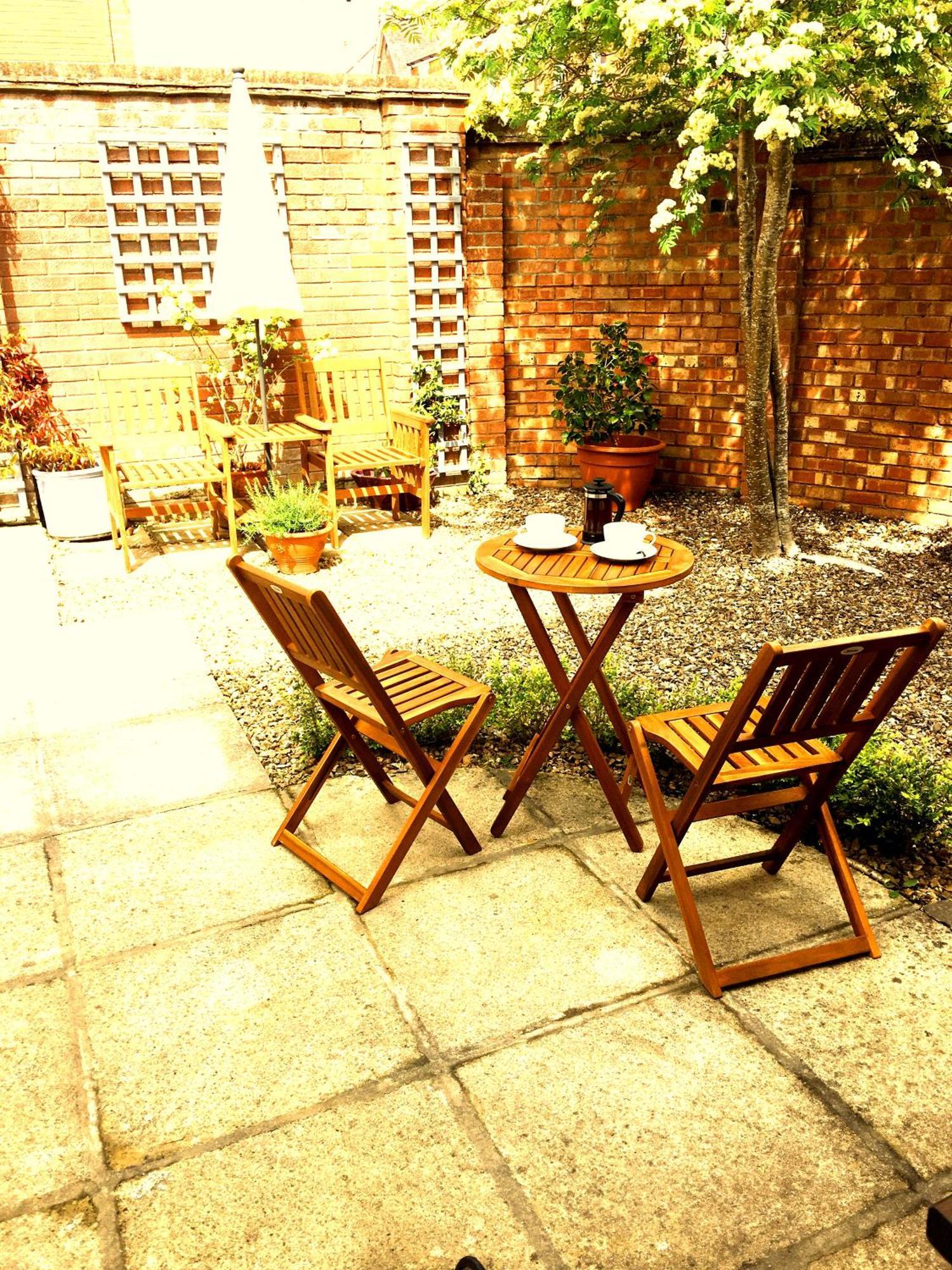 The Little House Yeovil Exterior foto
